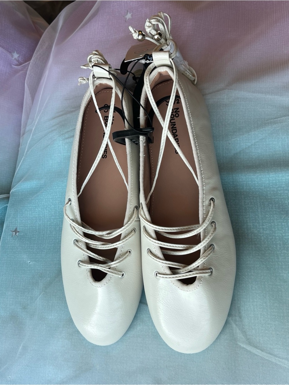 No Boundaries Women White Faux Leather Lace-Up Ballet Flats Memory Foam SZ 9 1/2